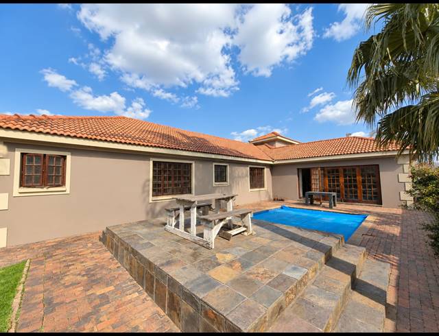 3 BEDROOM HOUSE FOR SALE IN VANDERBIJLPARK SE 8